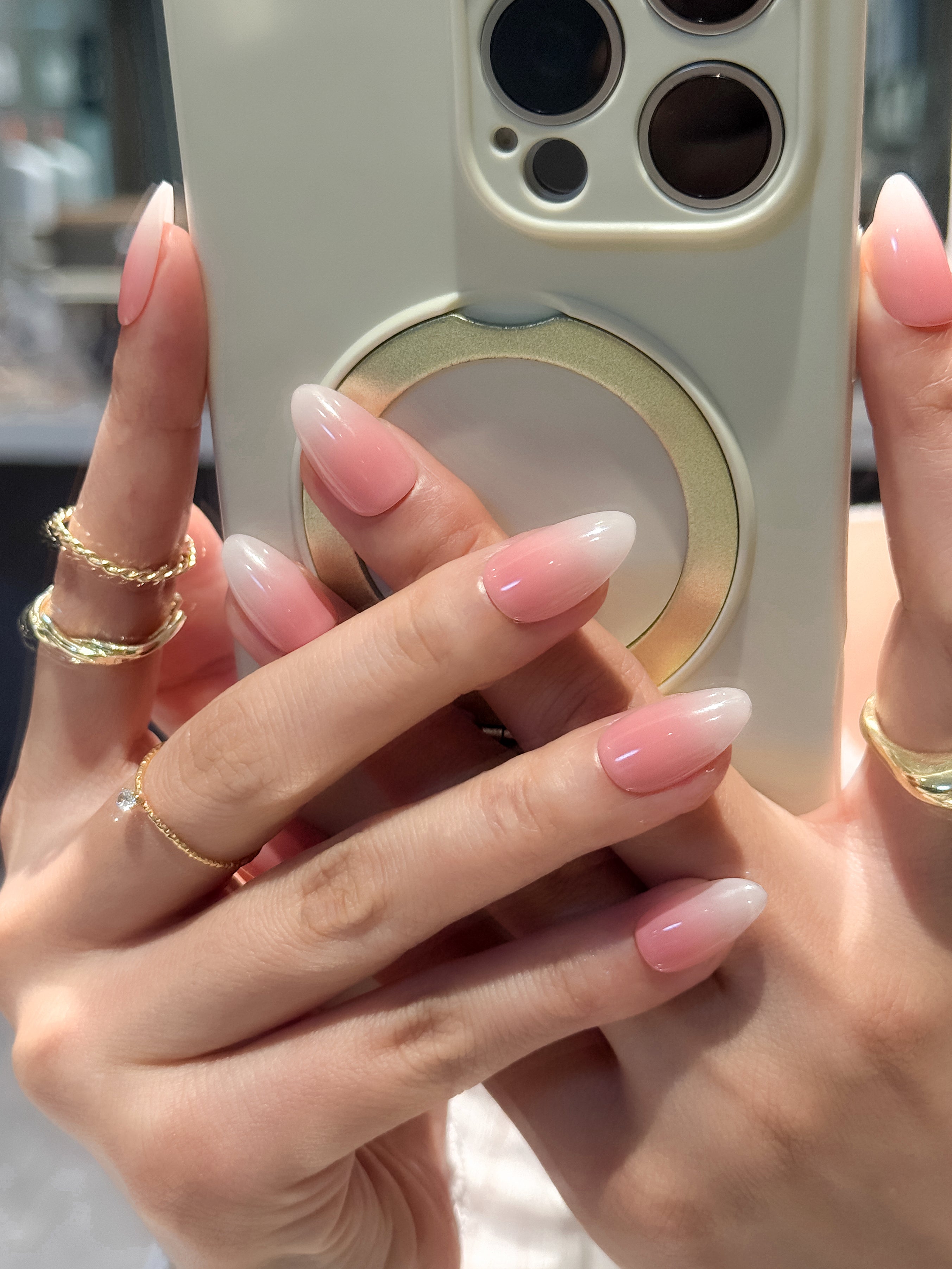 Salon Quality Press-on Nails Kit -Dreamy Fade-Short Almond Ombre Pink