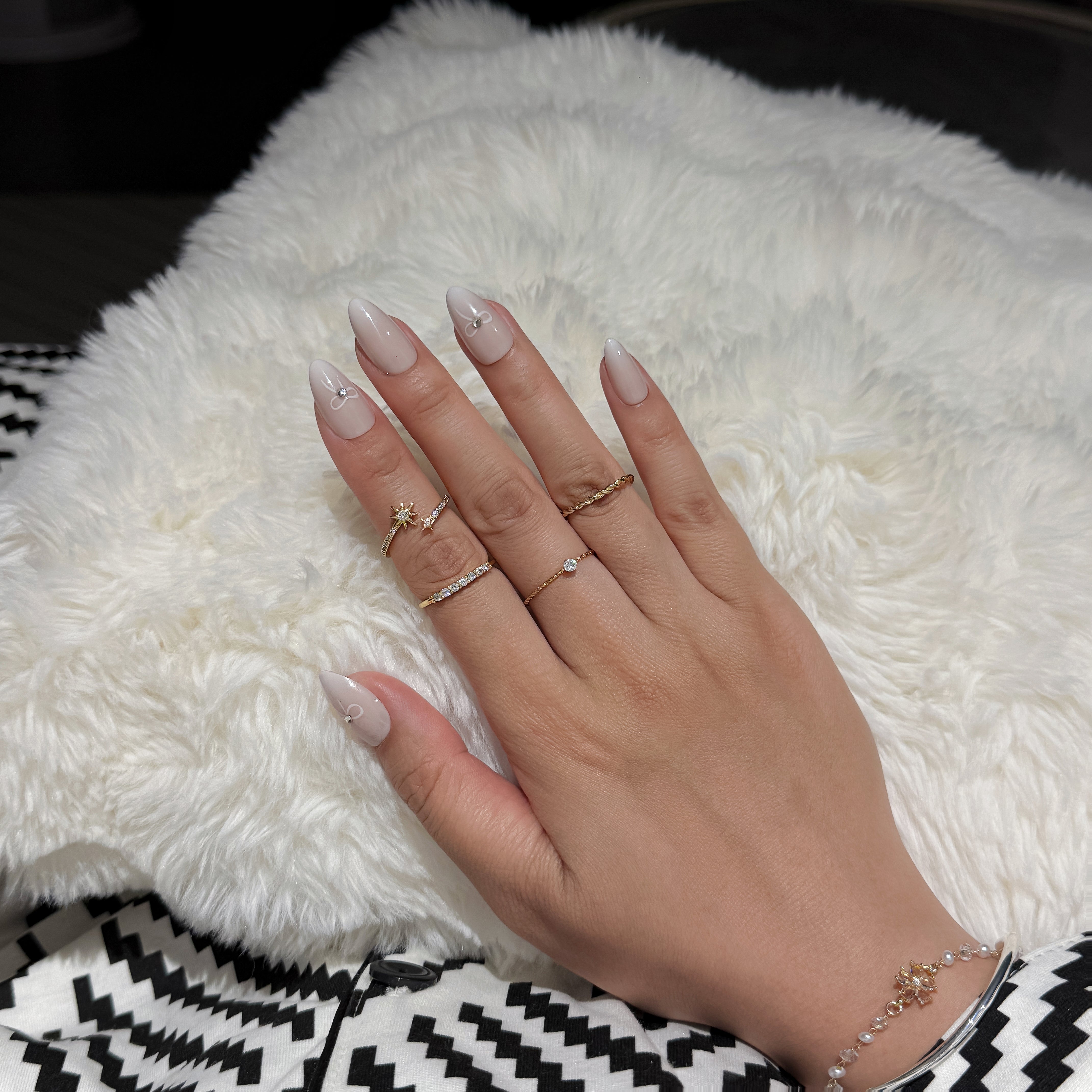 Salon Quality Press-on Nails Kit - Short Almond Ombre Pink with Bow Accents