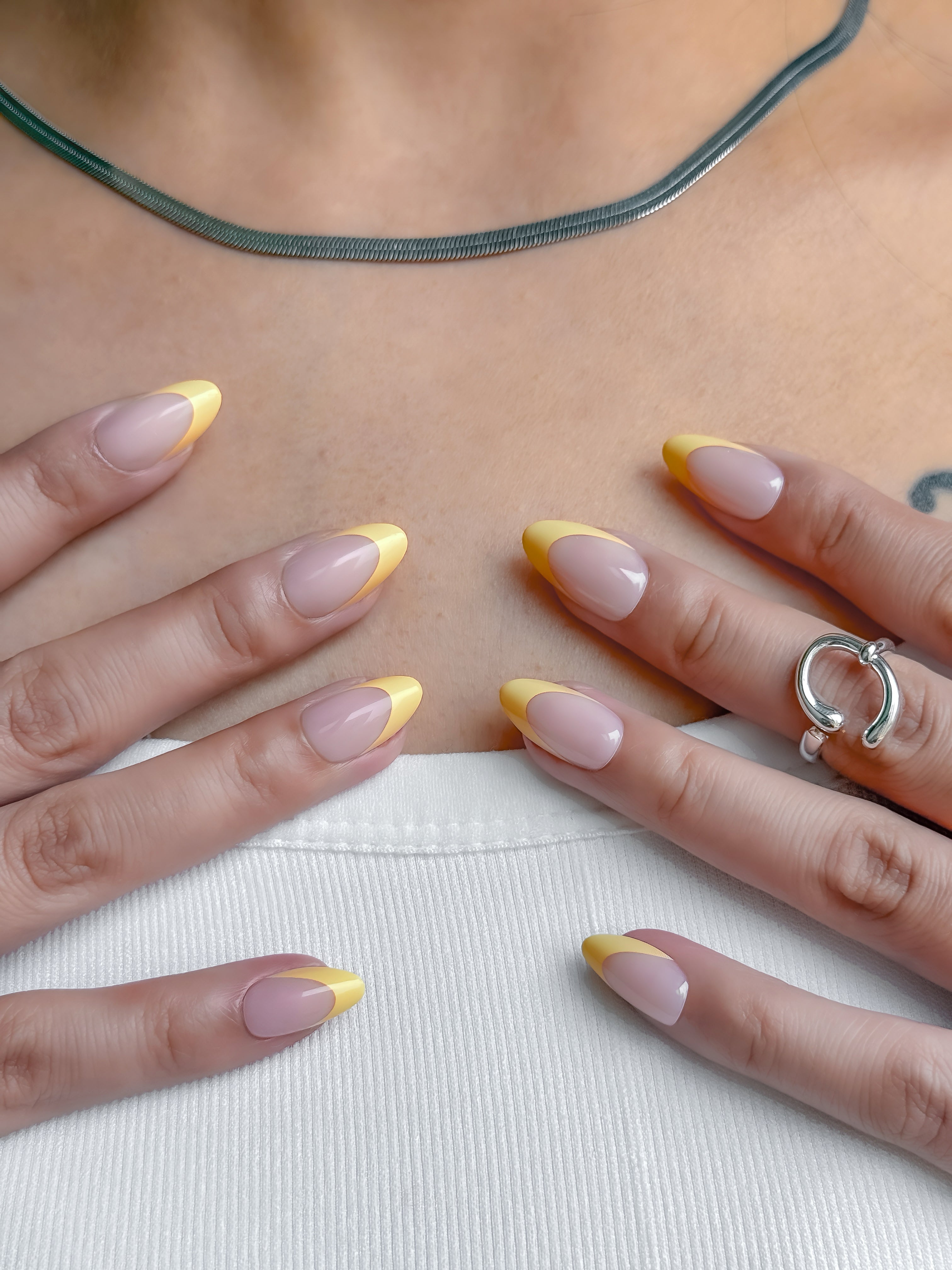 Salon Quality Press-on Nails Kit - Short Almond Yellow French Tip