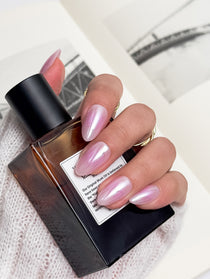 Lilac Bloom | Salon Quality Press-on Nails Kit - Short Almond Lilac Ombre Chrome
