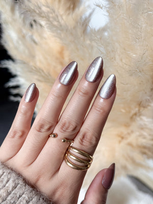 Plum Aura