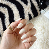 Vanilla Drop | Salon Quality Press-on Nails Kit – Short Almond Creamy Nude White